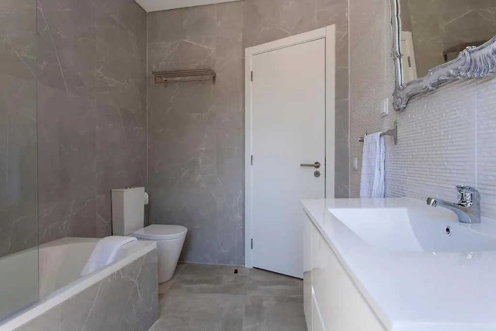 Near The River 3 Bedrooms Flat, With Ac For 9 Lisboa 0*,