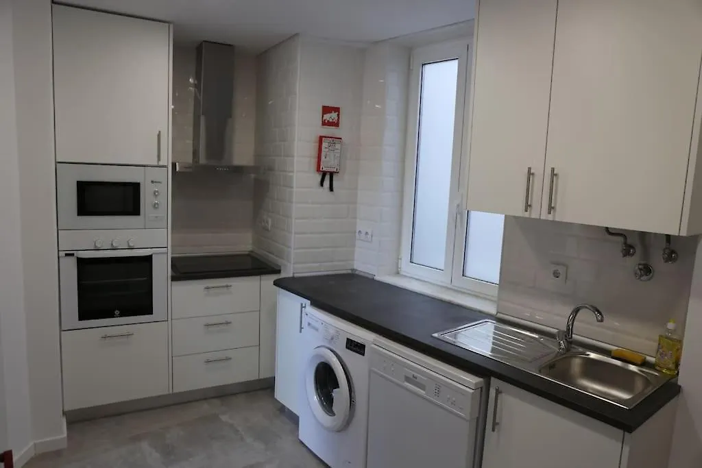 Near The River 3 Bedrooms Flat, With Ac For 9 Lisboa