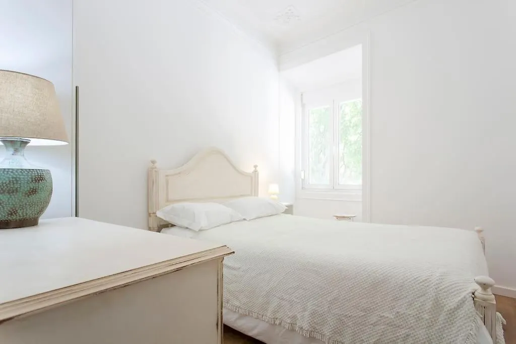 Near The River 3 Bedrooms Flat, With Ac For 9 Lisboa Apartmán