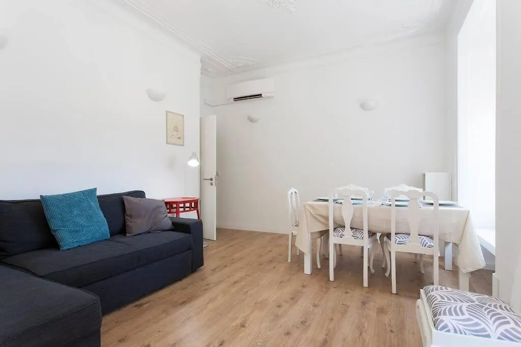 Near The River 3 Bedrooms Flat, With Ac For 9 Lisbon Portugal